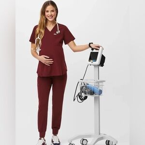 Figs Zamora Maternity Jogger Scrub Pants in Burgundy Size Large